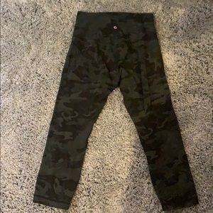 Lululemon cropped 21’ align leggings